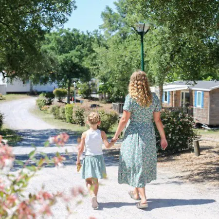 キャンプ場 Mobil Pour 7 Pers Avec Terrasse A - Api-1-52-418 *