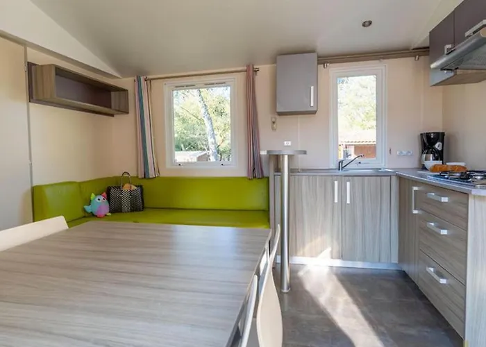 Mobil Pour 7 Pers Avec Terrasse A - Api-1-52-418 *