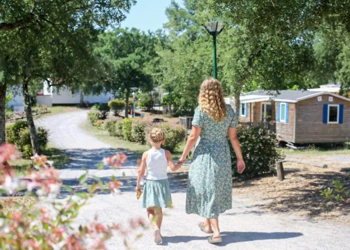 Camping Mobil Pour 7 Pers Avec Terrasse à - Api-1-52-418 *